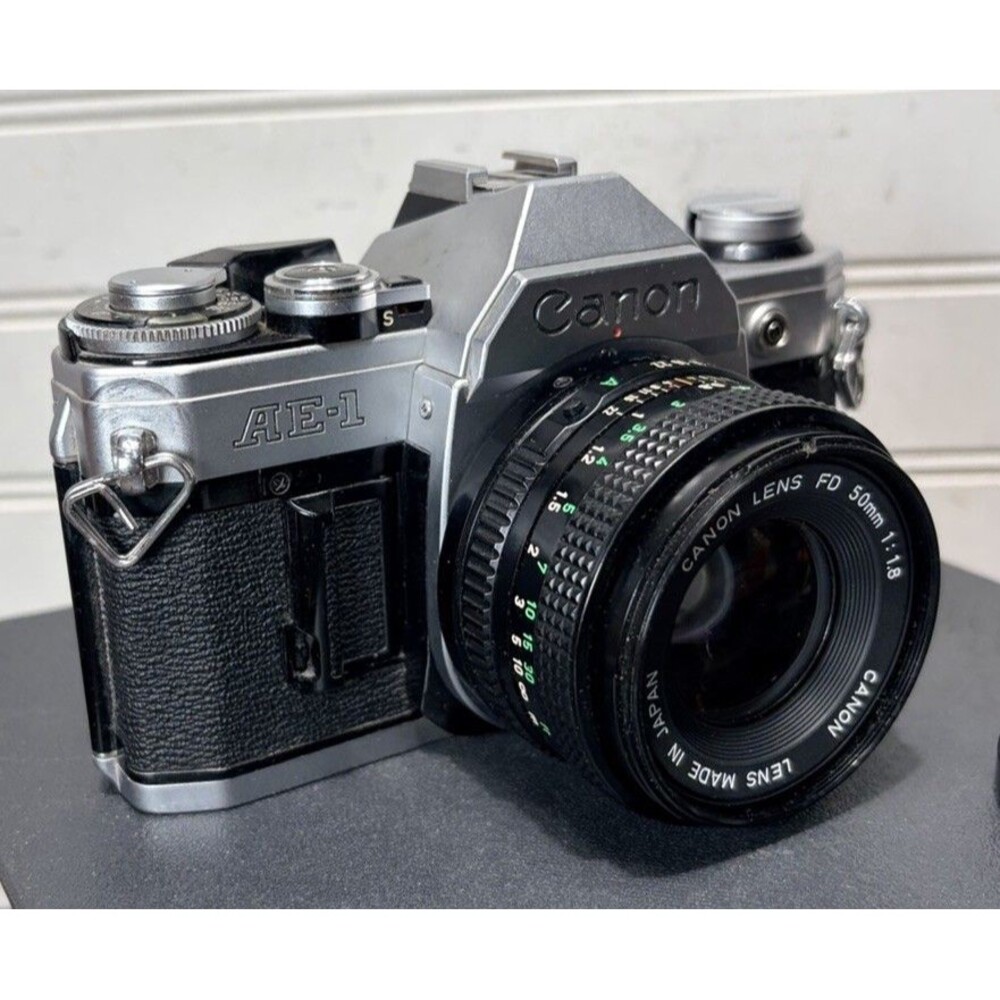 Canon AE-1 35mm SLR Film Camera W/50mm 1:1.8 Lens w/New Battery *Tested*